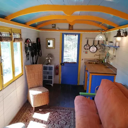 Glamping Circus Wagon With Garden Talurdo Retreat Casa de Férias São Bartolomeu de Messines