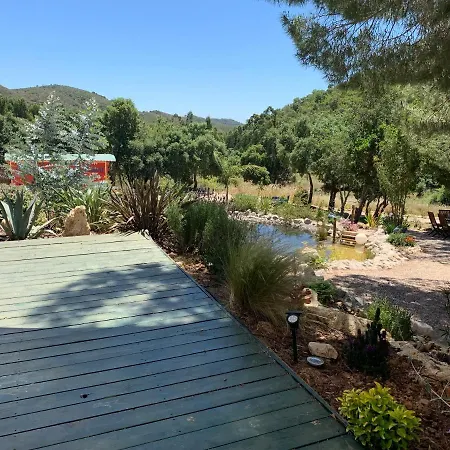 Casa de Férias Glamping Circus Wagon With Garden Talurdo Retreat *
